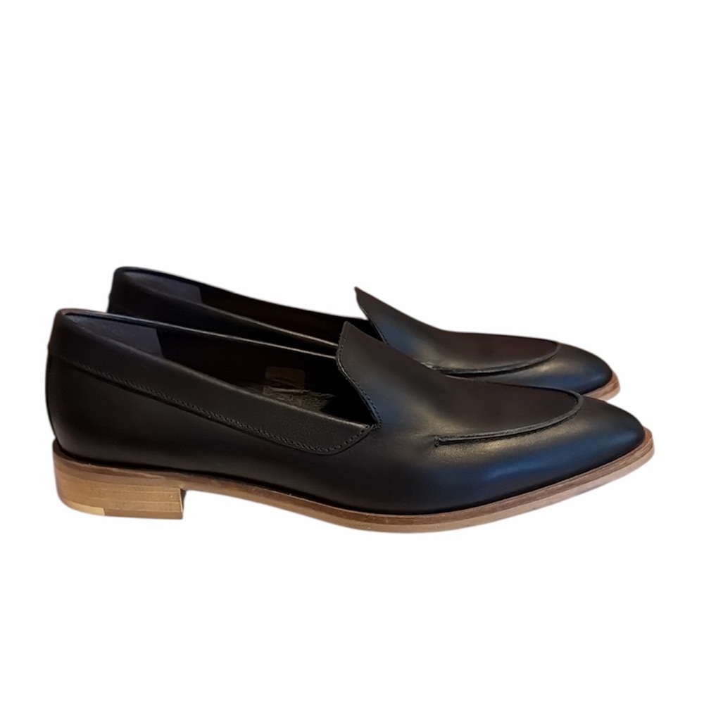 Everlane Pointed Toe Modern Leather Loafer Flats Size 9